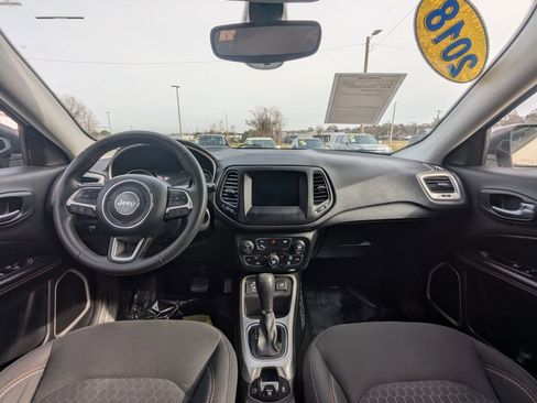 Used 2018 Jeep Compass Sport w/ Tech Group image 12