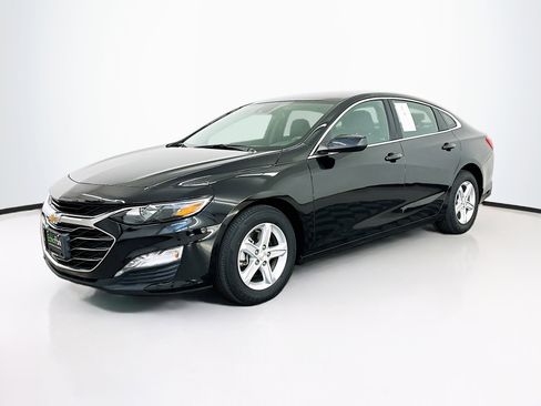 Used 2024 Chevrolet Malibu LT FWD image 3