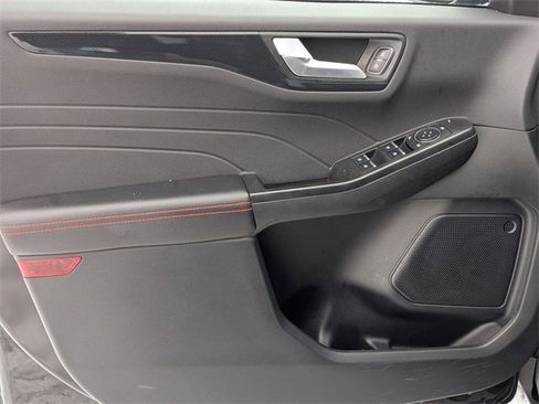 Used 2025 Ford Escape ST-Line image 14