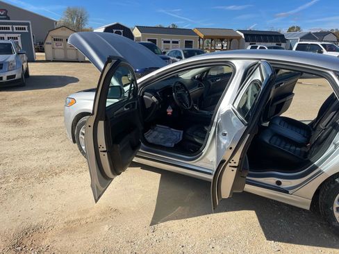 Used 2013 Ford Fusion SE image 9