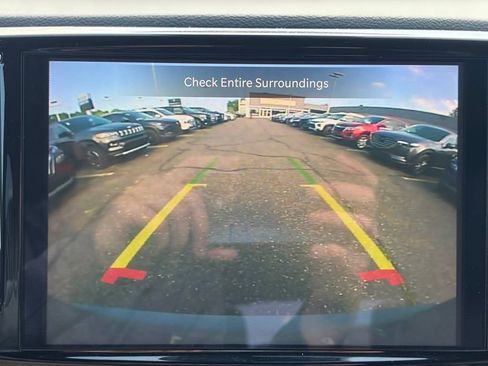 Certified 2025 Chrysler Pacifica Select FWD image 35