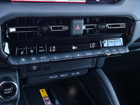 Certified 2026 Toyota Land Cruiser w/ Premium Package AWD/4WD image 19
