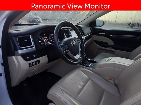 Used 2018 Toyota Highlander Limited Platinum AWD/4WD image 9