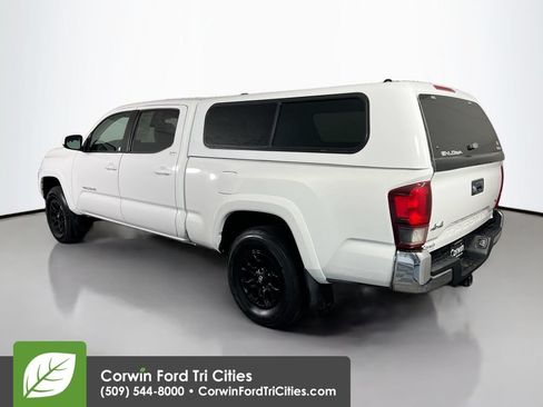 Used 2022 Toyota Tacoma SR5 AWD/4WD image 11