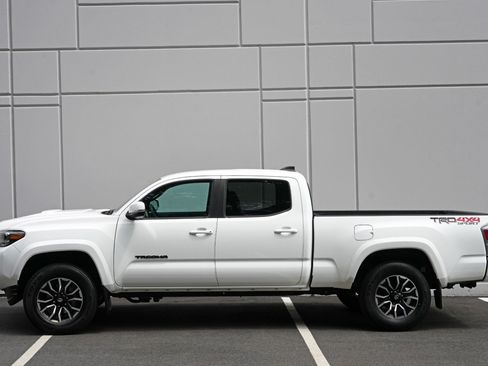 Used 2023 Toyota Tacoma TRD Sport w/ Black Out Package (TMS) AWD/4WD image 44