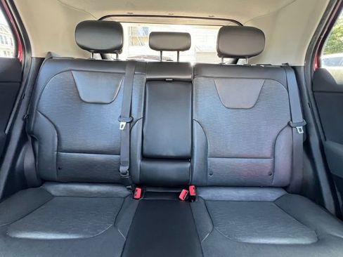 Used 2023 Kia Niro SX image 15