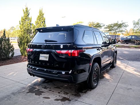 Used 2024 Toyota Sequoia TRD Pro AWD/4WD image 10