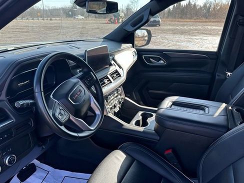 Used 2024 GMC Yukon XL SLT AWD/4WD image 23