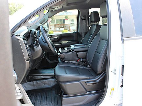 Used 2025 Chevrolet Silverado 2500 W/T w/ WT/CX Safety Package AWD/4WD image 19