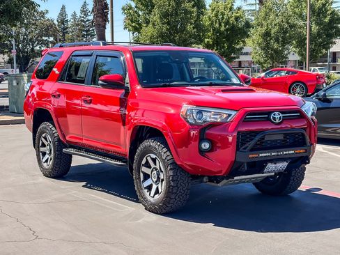 Used 2023 Toyota 4Runner TRD Off-Road Premium w/ Moonroof Package AWD/4WD image 5