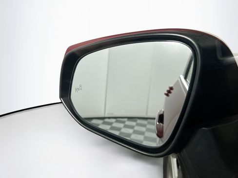 Used 2020 Toyota RAV4 Limited AWD/4WD image 16