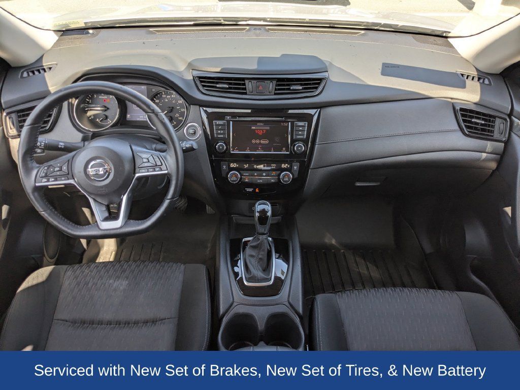 Used 2020 Nissan Rogue SV FWD image 15