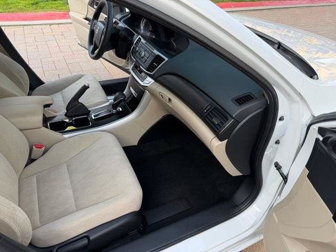 Used 2015 Honda Accord EX image 49
