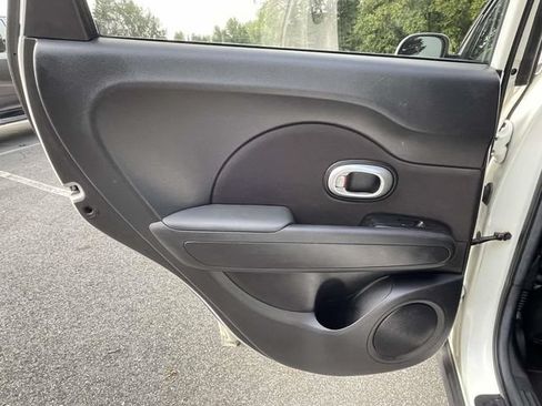 Used 2016 Kia Soul w/ Convenience Package FWD image 13
