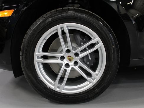 New 2026 Porsche Macan image 11