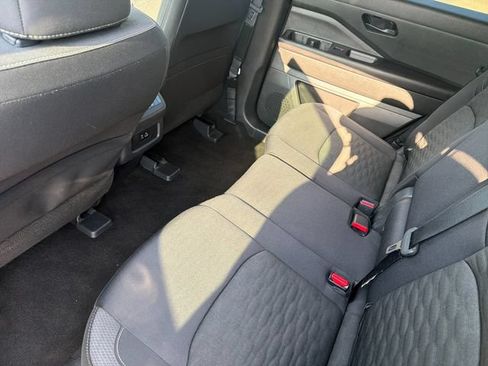 Used 2024 Nissan Pathfinder SV AWD/4WD image 10