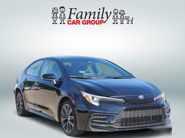 Used 2024 Toyota Corolla SE FWD image 2