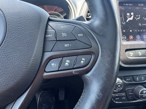 Used 2021 Jeep Cherokee Trailhawk w/ Sun, Sound & Nav Group AWD/4WD image 20