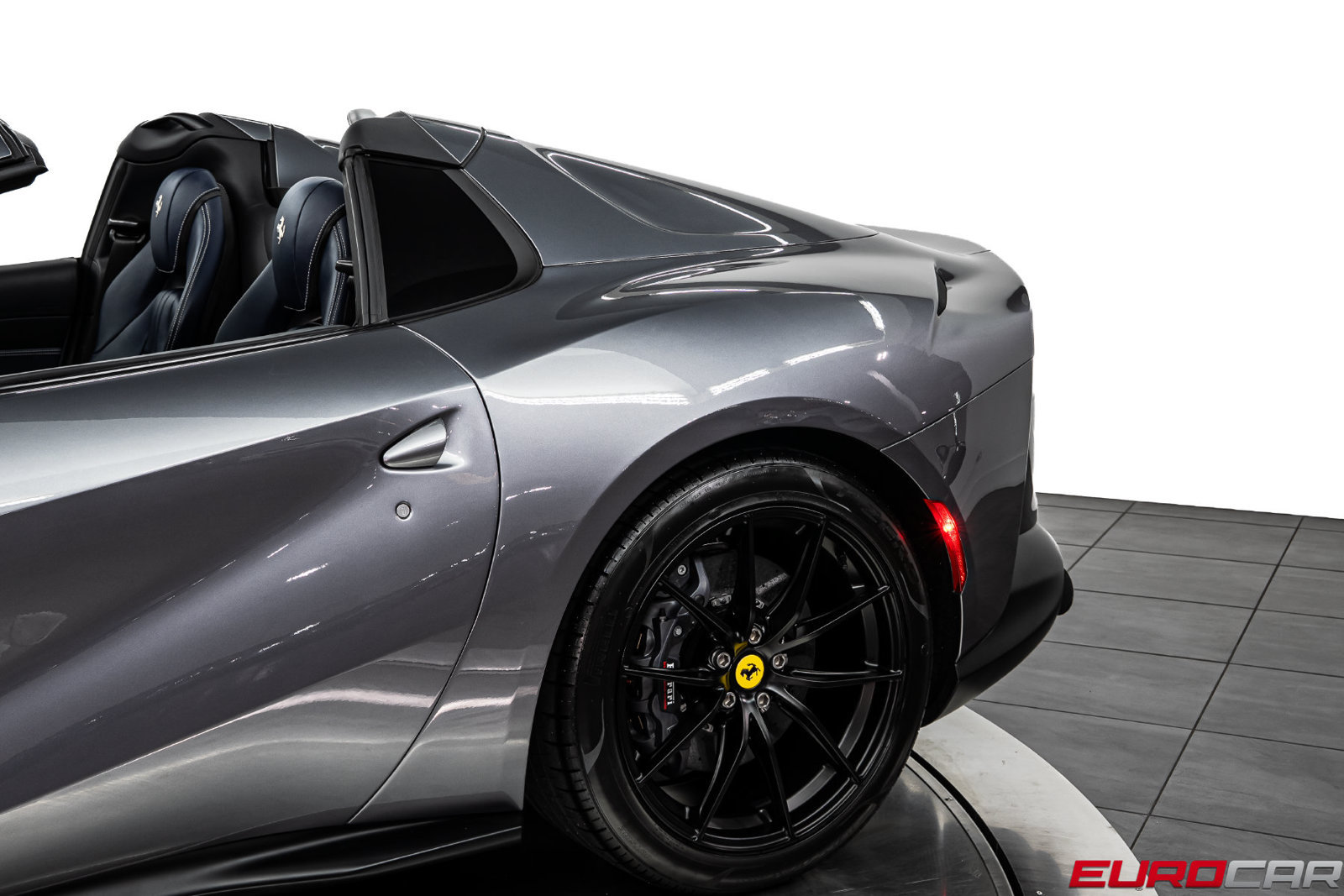 Used 2022 Ferrari 812 GTS RWD image 17