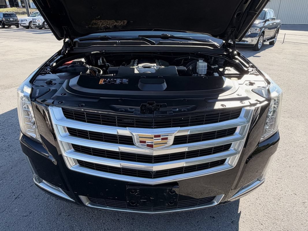 Used 2019 Cadillac Escalade Luxury AWD/4WD image 11