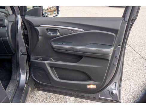 Used 2023 Honda Ridgeline RTL-E image 16