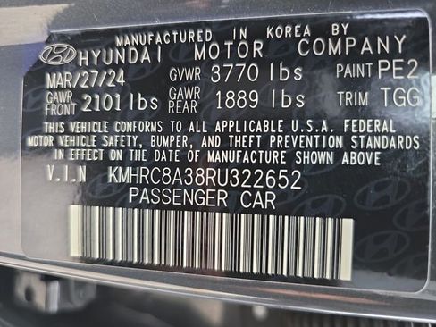 Used 2024 Hyundai Venue SEL image 35