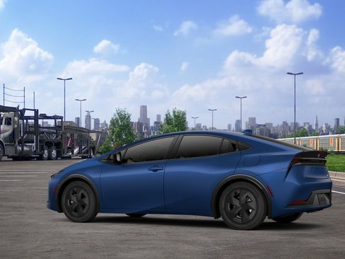 New 2026 Toyota Prius LE FWD image 5