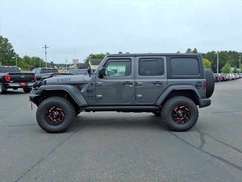 Used 2022 Jeep Wrangler Unlimited Willys image 3