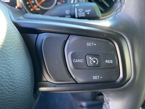 Used 2023 Jeep Gladiator Willys image 18