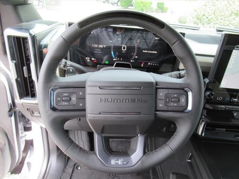 Used 2026 GMC Hummer EV 4x4 Crew Cab image 17