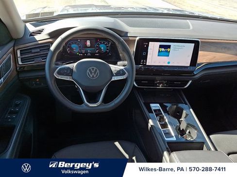 Certified 2025 Volkswagen Atlas SE AWD/4WD image 15