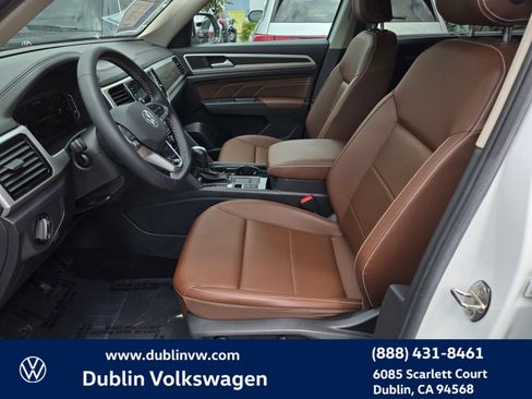 Used 2023 Volkswagen Atlas SE w/ Black Wheel Package FWD image 17