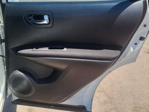 Used 2015 Nissan Rogue S FWD image 18