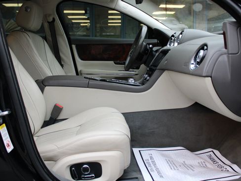 Used 2017 Jaguar XJ R-Sport image 7