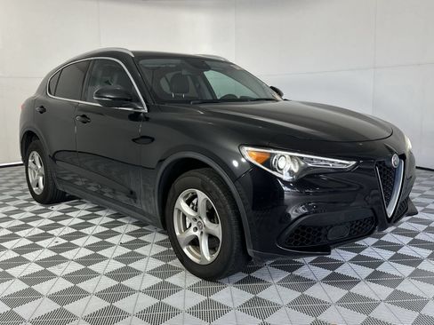 Used 2019 Alfa Romeo Stelvio AWD image 2