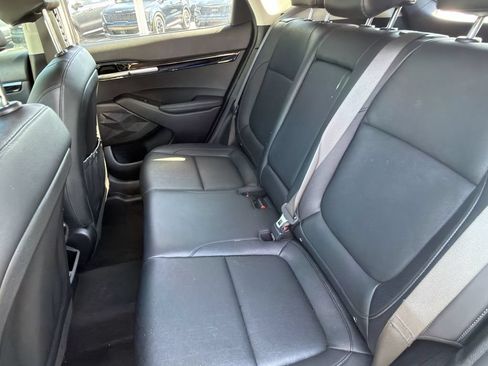 Certified 2025 Kia Seltos EX w/ EX Sunroof Package FWD image 19