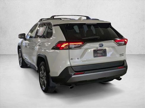 Used 2020 Toyota RAV4 Limited image 8