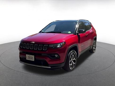 Used 2025 Jeep Compass Limited AWD/4WD image 4