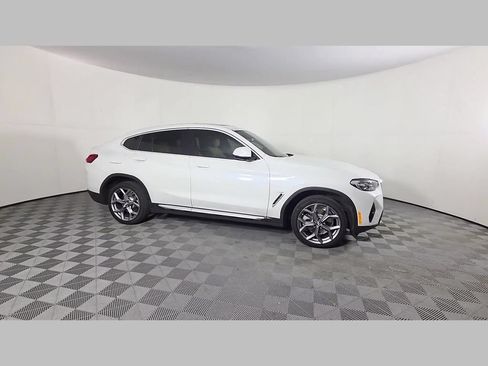 Used 2025 BMW X4 xDrive30i AWD/4WD image 35