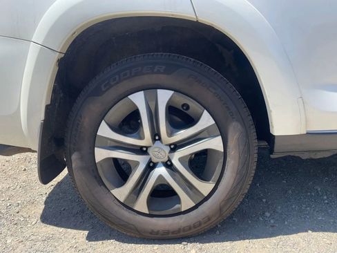 Used 2009 Toyota RAV4 Limited AWD/4WD image 30