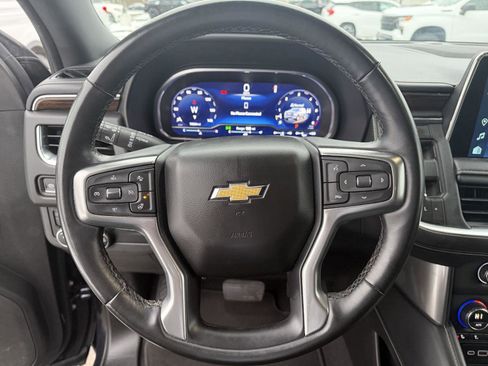 Used 2023 Chevrolet Suburban Premier image 23