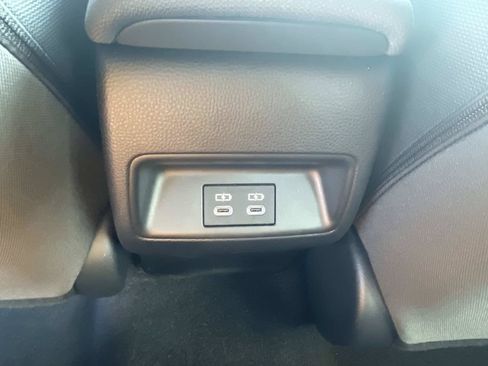 Used 2025 Toyota Corolla LE FWD image 17