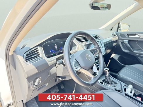 Used 2024 Volkswagen Tiguan SE AWD/4WD image 30