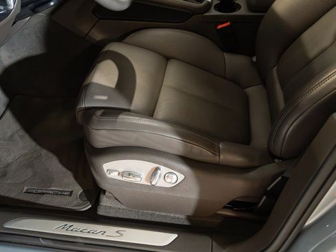 Certified 2023 Porsche Macan S AWD/4WD image 15
