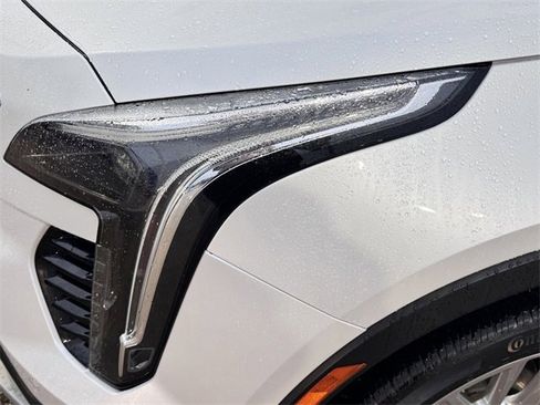 Used 2023 Cadillac XT4 Premium Luxury w/ Technology Package image 10