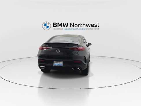 Used 2025 Mercedes-Benz GLC 300 4MATIC image 2