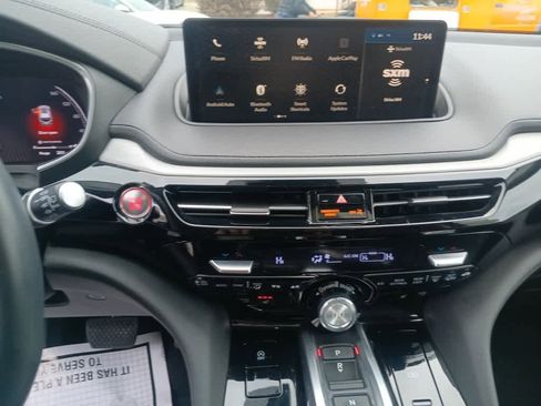 Used 2023 Acura MDX SH-AWD image 13