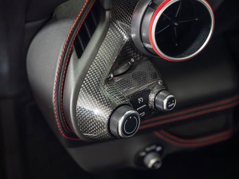 Certified 2021 Ferrari F8 Tributo RWD image 28