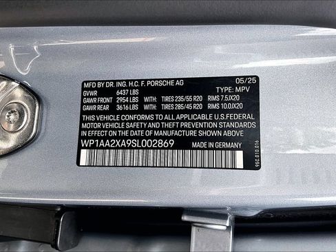Used 2025 Porsche Macan 4 Electric AWD/4WD image 45