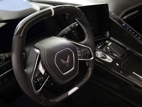Used 2025 Chevrolet Corvette Z06 RWD image 17